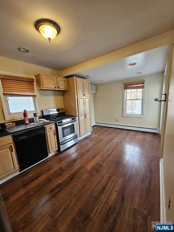 Rental Property at 513 Post Ave 2, Lyndhurst, New Jersey - Bedrooms: 3 
Bathrooms: 1 
Rooms: 7  - $2,750 MO.