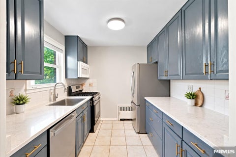 Photo of 906 6th Street, Fair Lawn, NJ 07410 (MLS # 26033964)