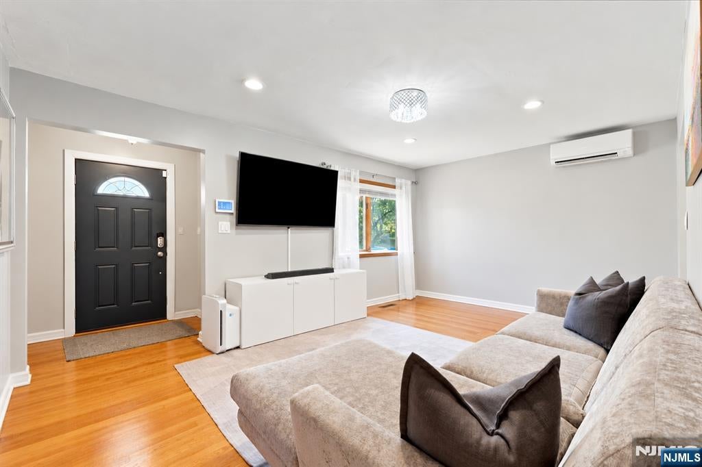 9-06 6th Street