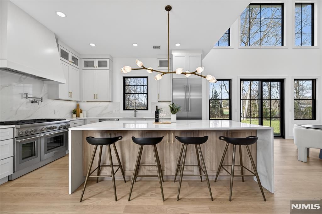 Photo of 274 Cornwall Road, Glen Rock, NJ 07452 (MLS # 26009189)