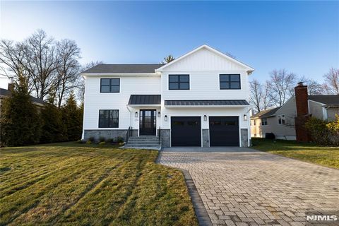 Photo of 274 Cornwall Road, Glen Rock, NJ 07452 (MLS # 26009189)