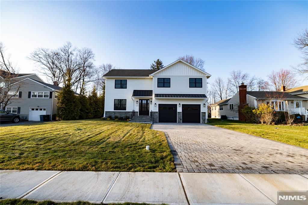 Photo of 274 Cornwall Road, Glen Rock, NJ 07452 (MLS # 26009189)