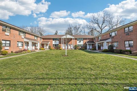 21 Colonial Drive 211 Little Falls NJ 07424