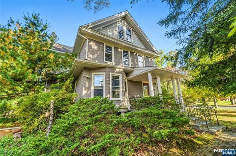 Photo of 150 Tappan Rd #2, Harrington Park, NJ 07640 (MLS # 25037668)