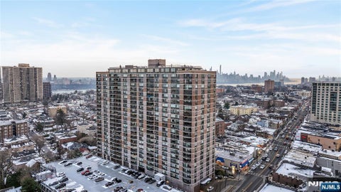Photo of 770 Anderson Avenue #21H, Cliffside Park, NJ 07010 (MLS # 26031325)