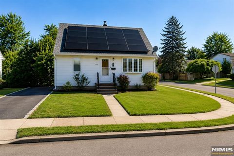 Photo of 279 Bergen Boulevard, Woodland Park, NJ 07424 (MLS # 26023464)