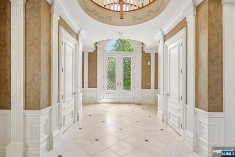 Photo of 505 Timberline Drive, Franklin Lakes, NJ 07417 (MLS # 26018437)