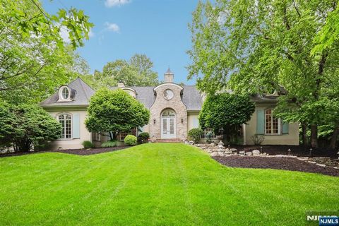 Photo of 505 Timberline Drive, Franklin Lakes, NJ 07417 (MLS # 26018437)