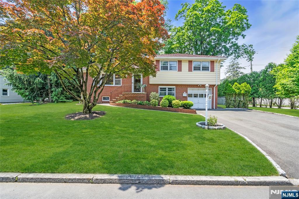 8 Delmar Avenue
