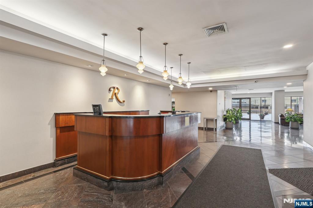 2150 Center Avenue 19F