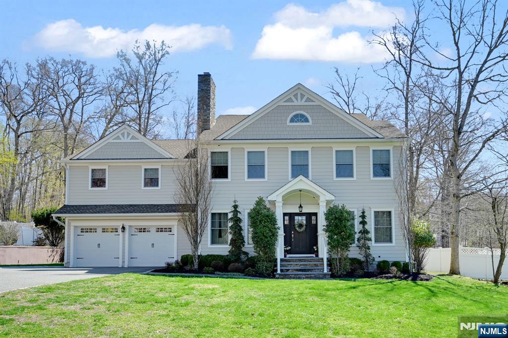 Property for Sale at 54 Calumet Avenue, Oakland, New Jersey - Bedrooms: 5 
Bathrooms: 4 
Rooms: 10  - $1,150,000