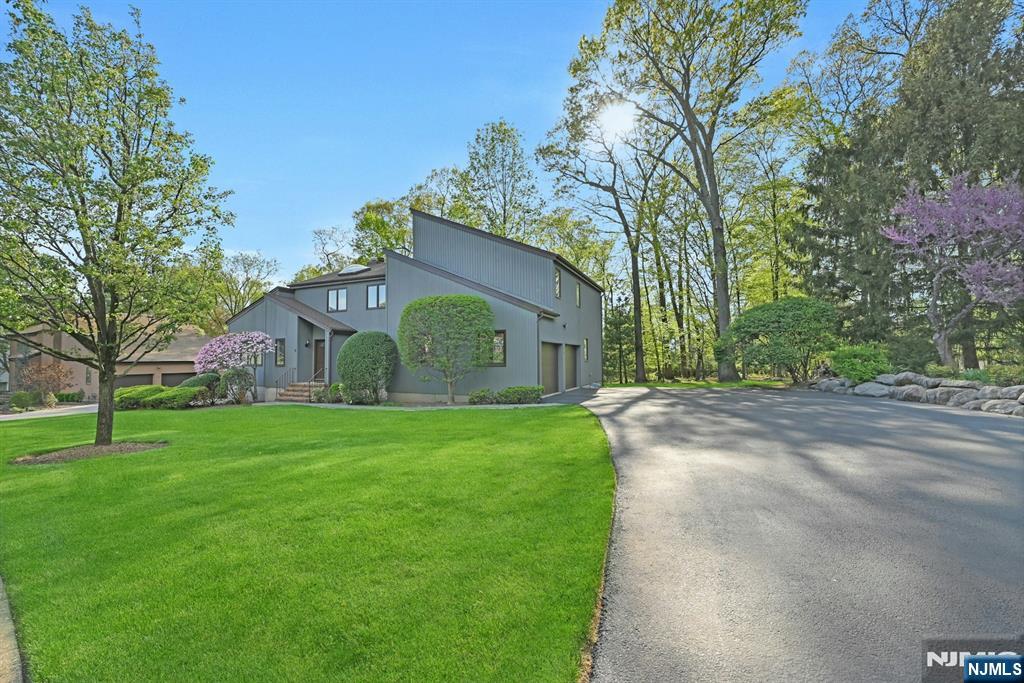 16 Bayard Lane
