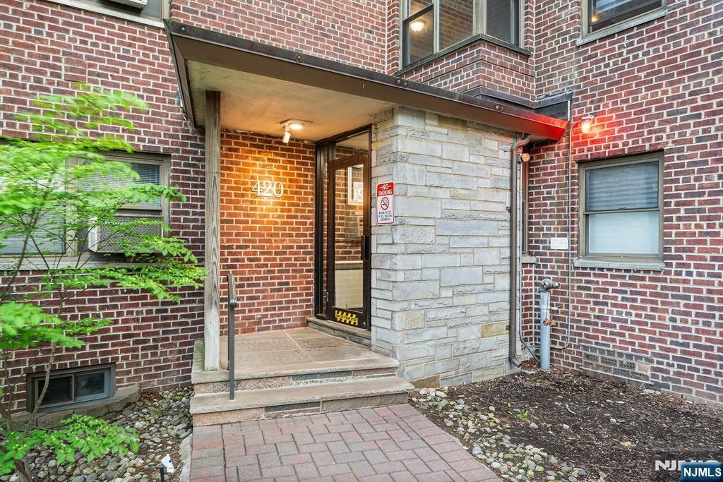 Photo of 420 Park PL #3F, Fort Lee, NJ 07024 (MLS # 26015926)
