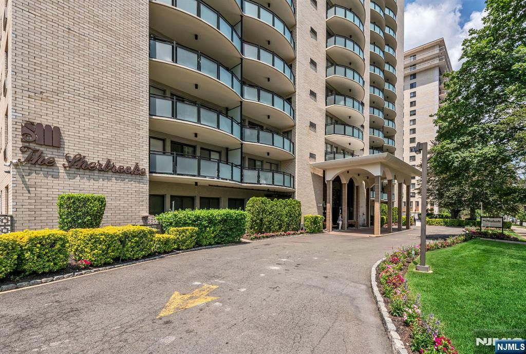 Photo of 125 Prospect Avenue #Penthouse C, Hackensack, NJ 07601 (MLS # 25026559)