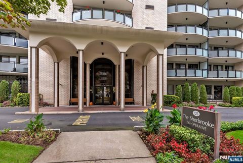 Photo of 125 Prospect Avenue #Penthouse C, Hackensack, NJ 07601 (MLS # 25026559)