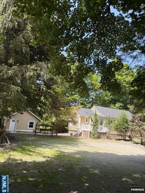 Photo of 10 Old Stone Church Rd, Upper Saddle River, NJ 07458 (MLS # 26028119)
