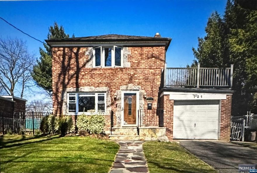 Attention all contractors and investors! An incredible rehab opportunity awaits you! We have a property with great potential - a 2-bedroom, 2-bathroom house with an attached garage. The property has already been demolished and is now ready for construction to begin immediately. What makes this opportunity even more exciting is the possibility of adding a third bedroom over the garage, which would significantly enhance the property's value. The house sits on a spacious 5,000 sqft yard on a peaceful and quiet street, making it an attractive location for potential buyers. Please note that we are only accepting cash offers or construction loans for this property. It will be sold AS IS. Additionally, the responsibility for obtaining the TCO (Temporary Certificate of Occupancy) falls on the buyer. If you are looking for a promising project with tremendous potential, don't miss out on this opportunity! Reach out to us for further details and to schedule a viewing.