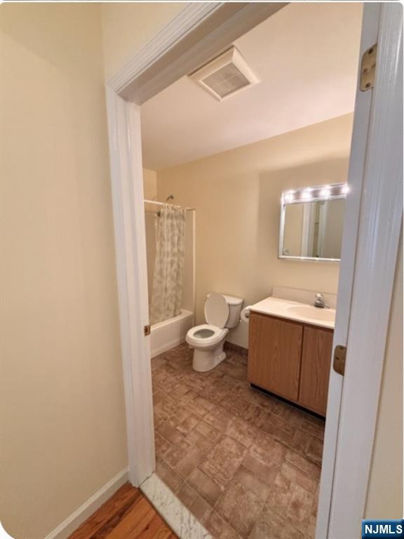 25 Crest Street 206