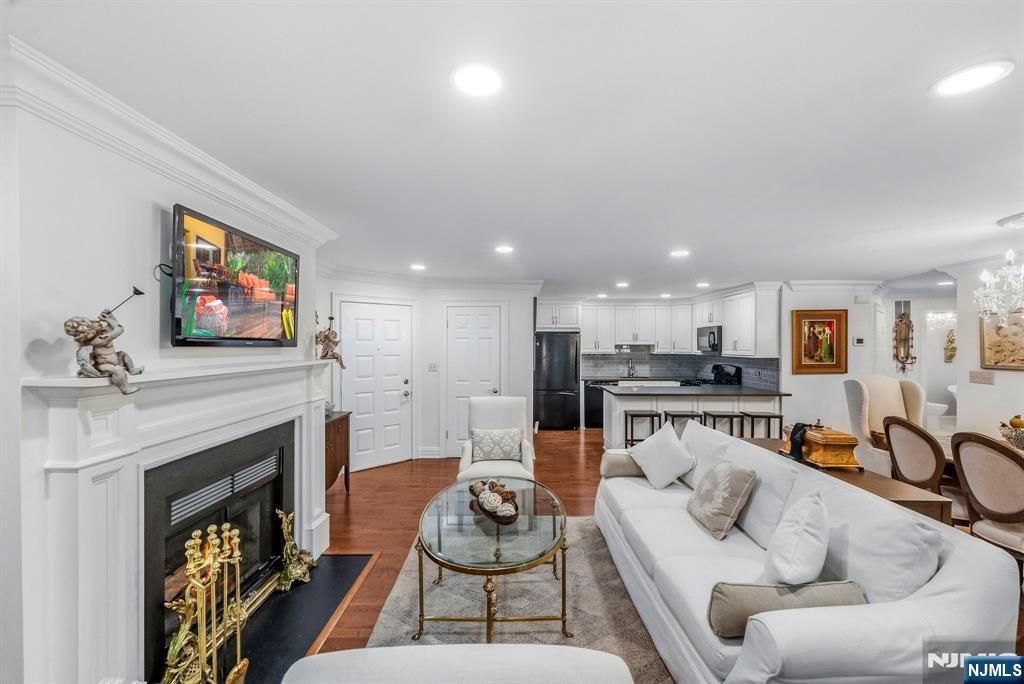 179 Redwood Court 11
