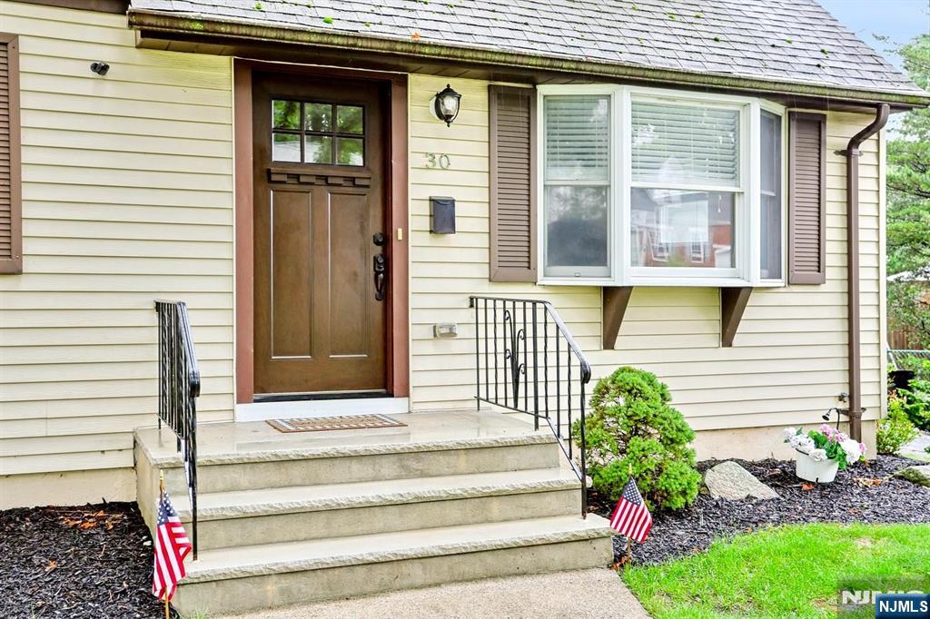 Homes for Sale in Northern NJ | ThisIsRiverEdge.com 30 Highwood Drive