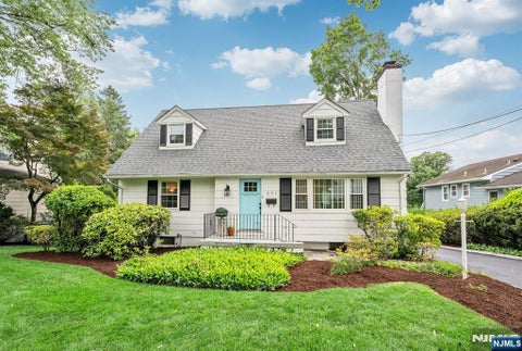 Photo of 291 Midvale Street, Ridgewood Village, NJ 07450 (MLS # 26025273)