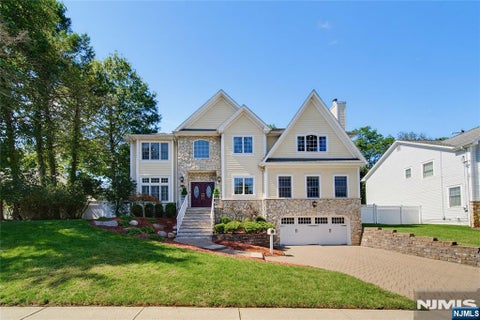 Photo of 52 Robinhood Avenue, Closter, NJ 07624 (MLS # 26034276)