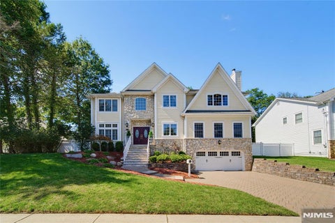 Photo of 52 Robinhood Avenue, Closter, NJ 07624 (MLS # 26034276)