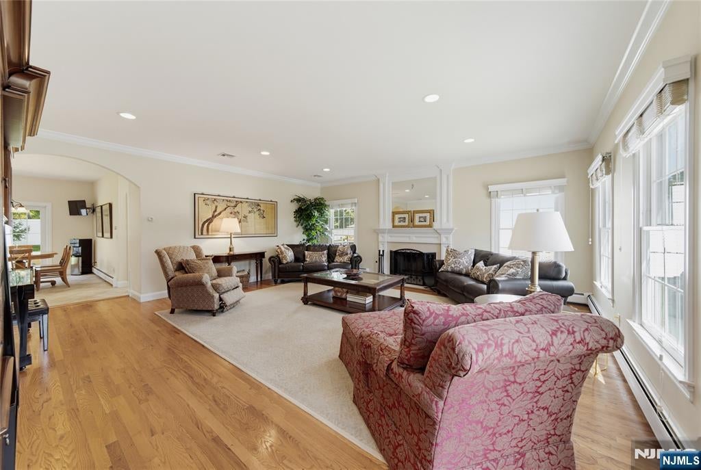 Homes for Sale in Northern NJ | ThisIsRiverEdge.com 52 Robinhood Avenue
