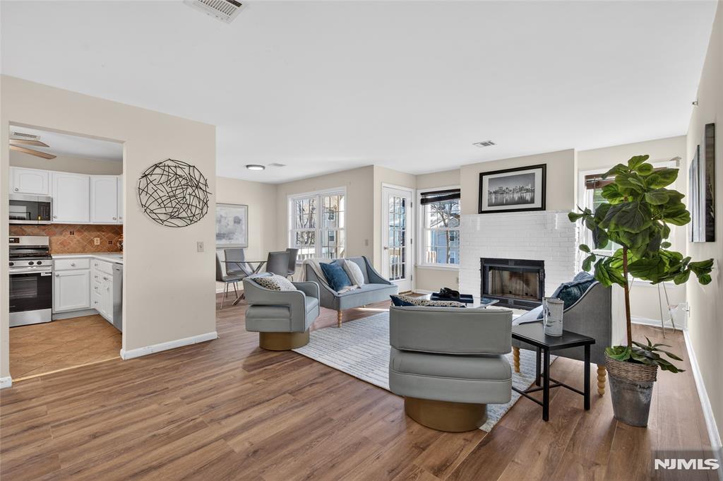 11 Evergreen Drive 63