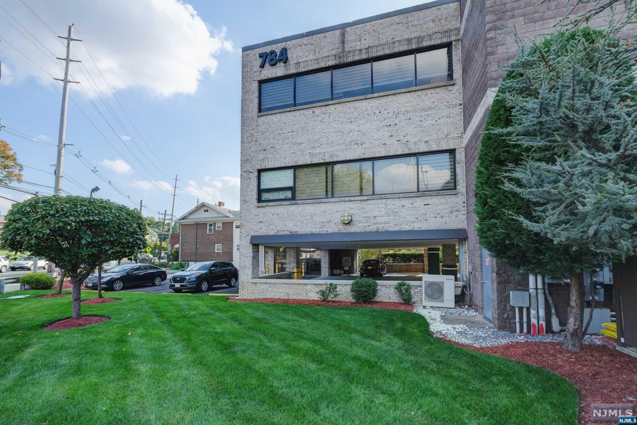 784 Grand Avenue