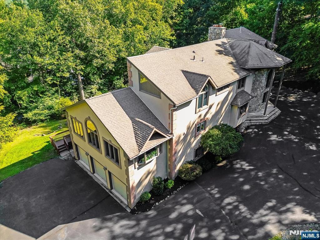 2 Round Hill Terrace