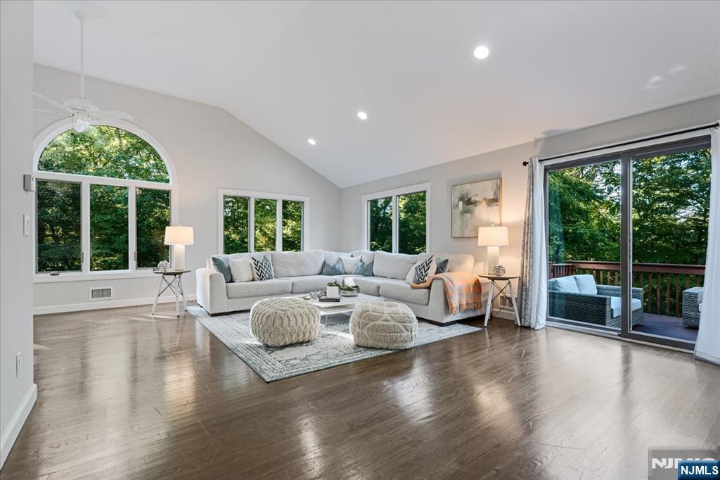 2 Round Hill Terrace