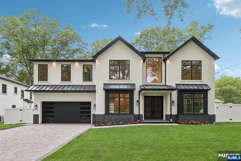 Photo of 92 Benton Road, Paramus, NJ 07652 (MLS # 25033580)