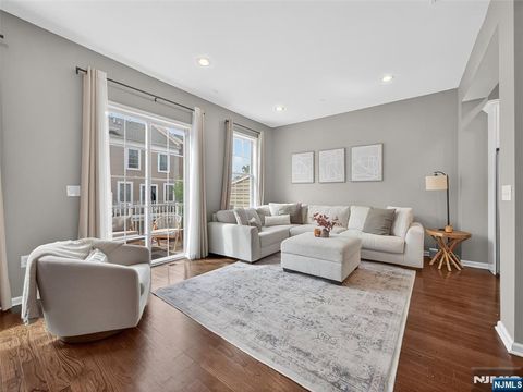 25 Roosevelt Drive Wood Ridge NJ 07075