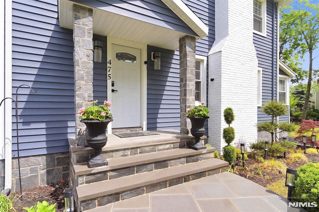 475 Albert Place