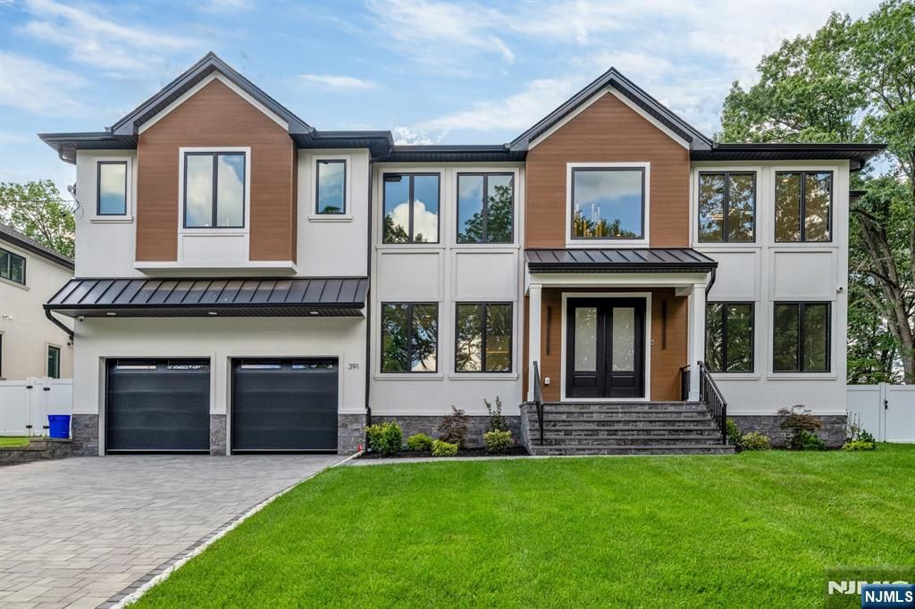 Photo of 391 Harrison Street, Paramus, NJ 07652 (MLS # 25033548)