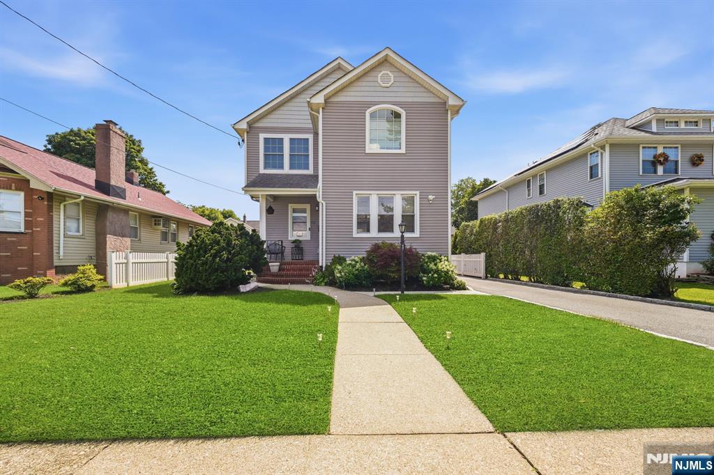 73 Forest Place