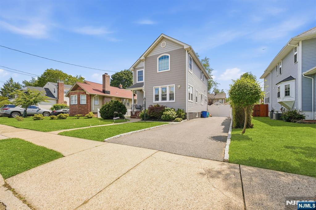 73 Forest Place
