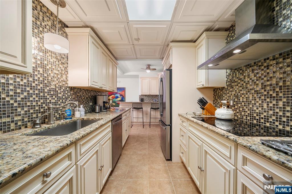 800 Palisade Avenue 1502