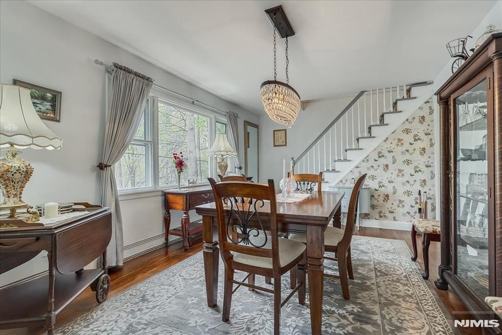 33 Brooksyde Avenue