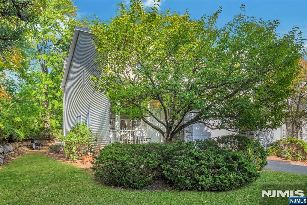 84 Emily Place