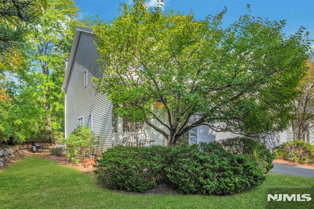 84 Emily Place