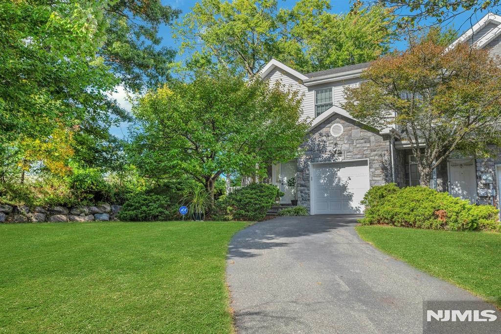 84 Emily Place