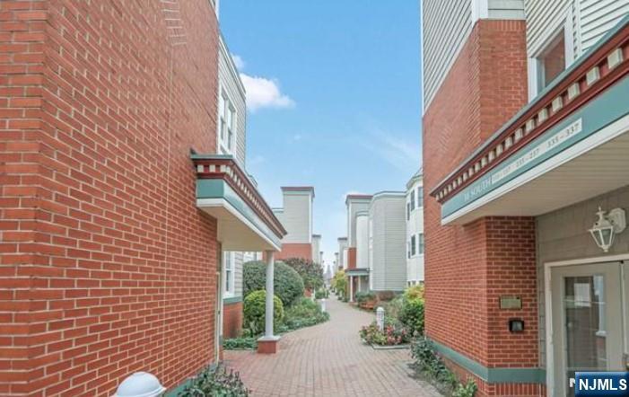 337 The Promenade