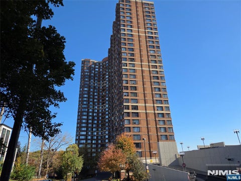 Photo of 100 Old Palisade RD #3512, Fort Lee, NJ 07024 (MLS # 26041354)