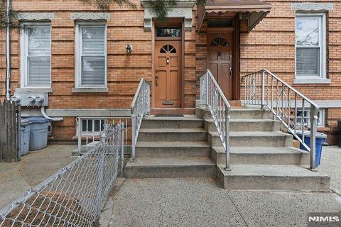 Photo of 394 Woodlawn Ave #2, Jersey City, NJ 07305 (MLS # 26015991)