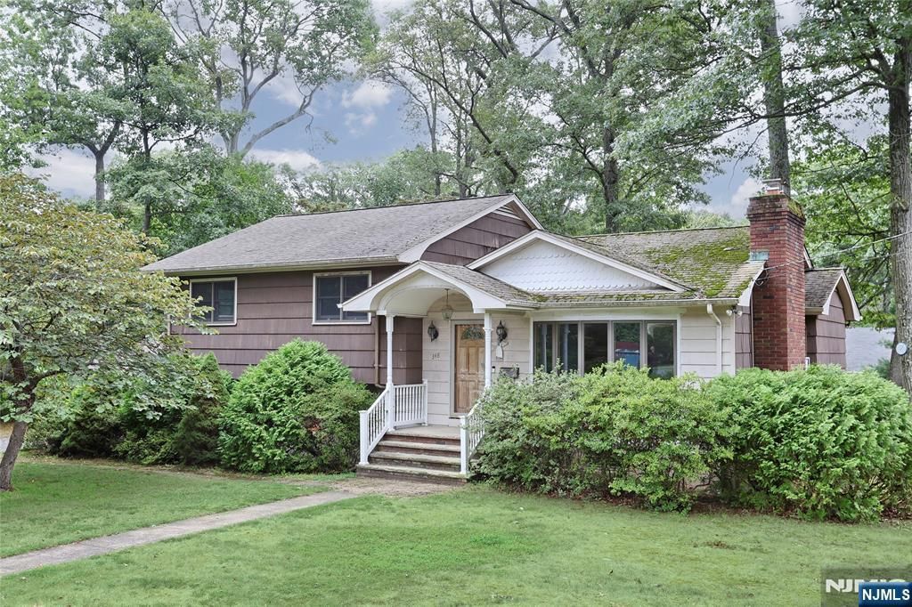 Photo of 348 Cornell Street, Wyckoff, NJ 07481 (MLS # 25032564)