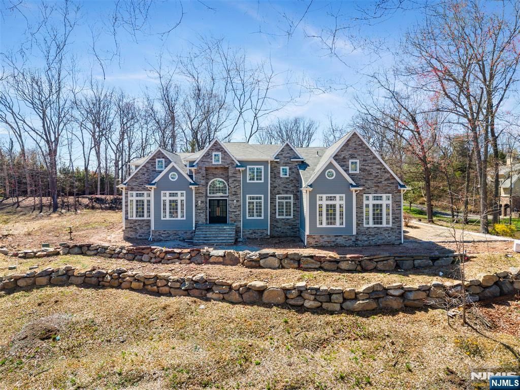 Photo of 249 Terrace Road, Franklin Lakes, NJ 07417 (MLS # 26012363)