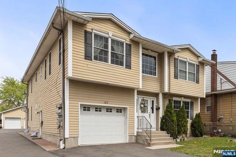 123 Linden Avenue Elmwood Park NJ 07407