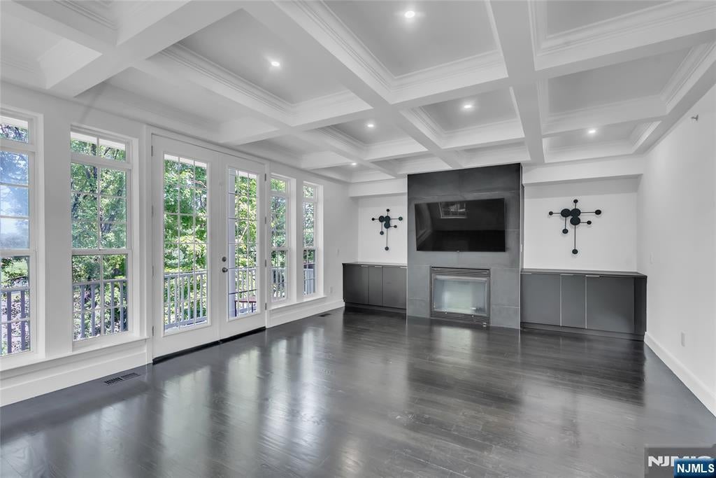 8 Creekside Court